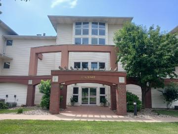 1605 Chalstrom Beach Rd # 302