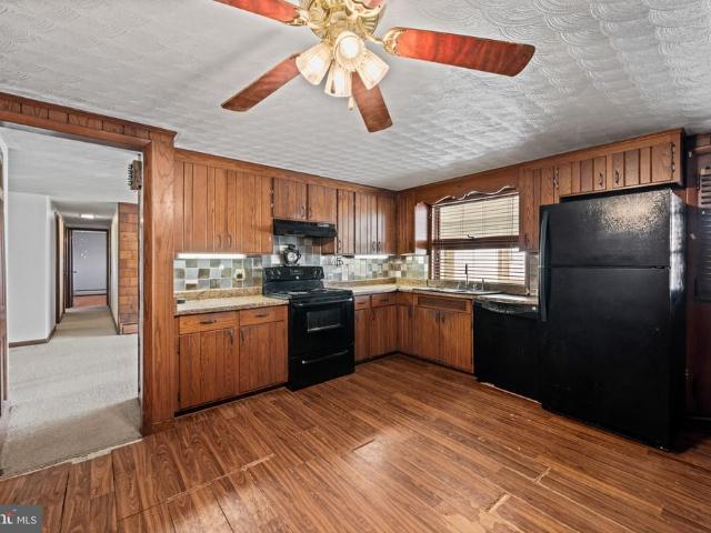 1605 E Mayberry Road