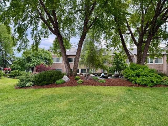 1605 Golf Glen
