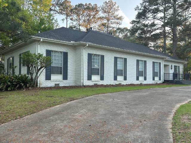 1605 Lissa Drive