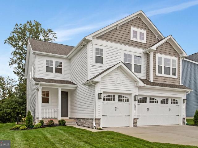 1605 Shady Tree Court
