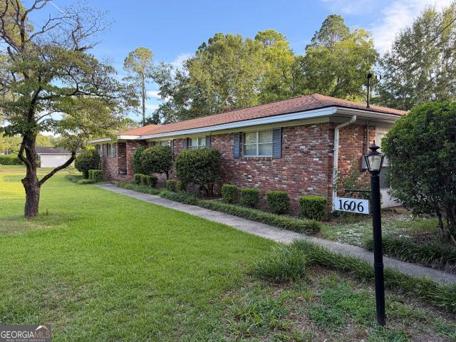 1606 Roberson Street