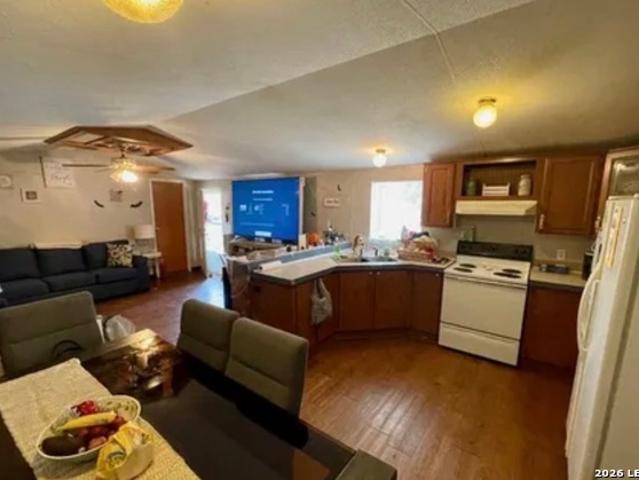 1606 The Lane St