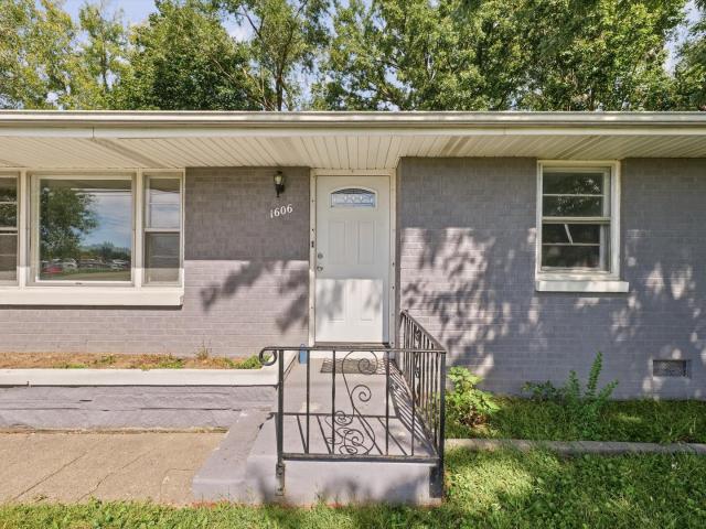 1606 W Kirby Avenue