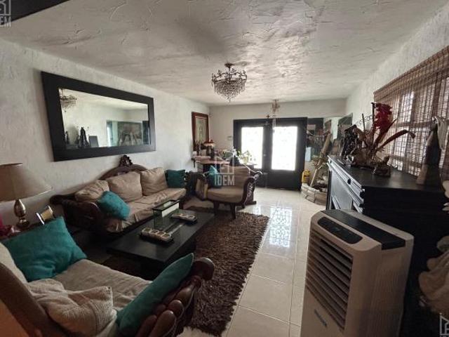 1607 Casa en Venta en el Centro de Escobedo NL