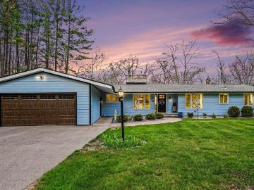 1607 E Putnam Drive