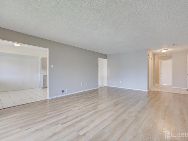 1607 Edison Glen Terrace