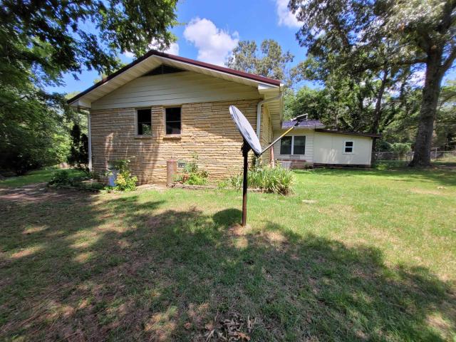 1607 Riverview Circle