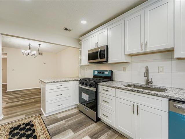 1607 Woodcliff Drive