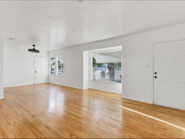 1609 Crestview Drive