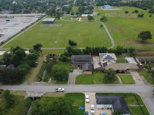 1609 Leggett Dr, Galena Park, TX 77547