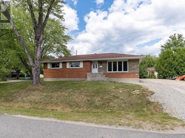 1609 Redfern, Greater Sudbury, ON, P3A 3S8 house for sale | Listing ID 2130 | Royal LePage