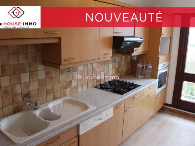 16000 Angoulême a vendre appartement refait a neuf de 80 m² avec 3 chambres, grande cave et place de parking