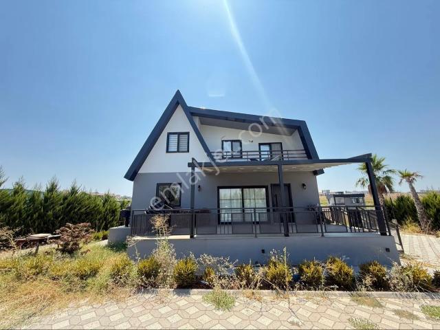 1600 M2 Arsa İçerisinde 2+1 Dubleks Full Göl Manzaralı