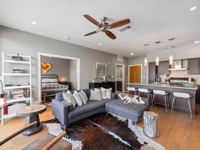 1600 Barton Springs Rd # 1406
