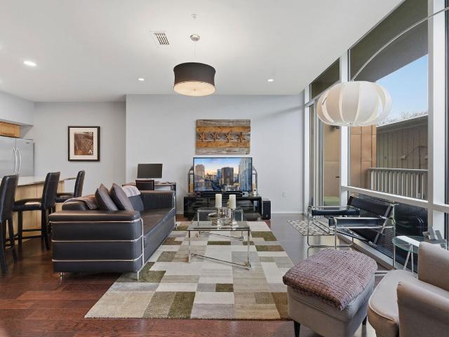 1600 Barton Springs Rd # 1106