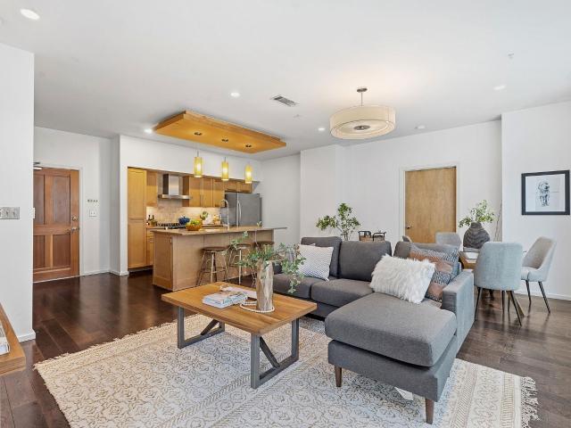 1600 Barton Springs Rd # 5103