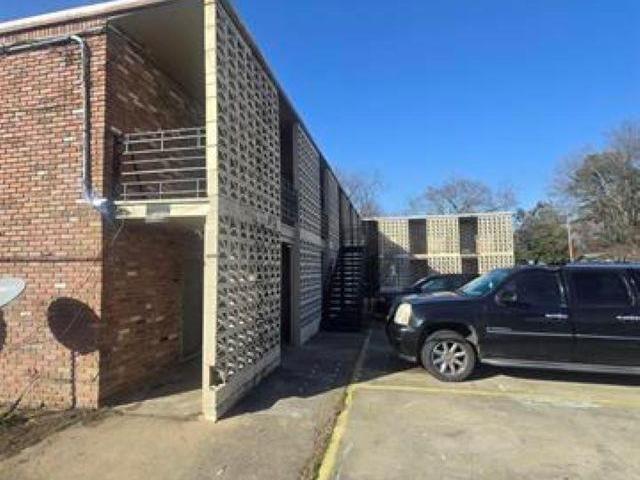 1600 Brentwood Drive