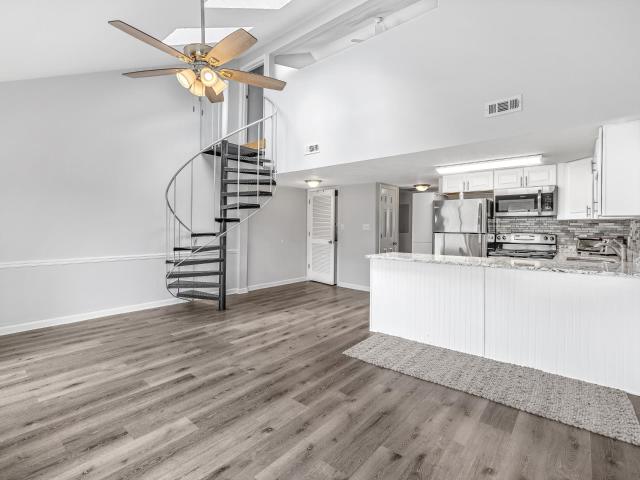 1600 Deer Creek Rd. E