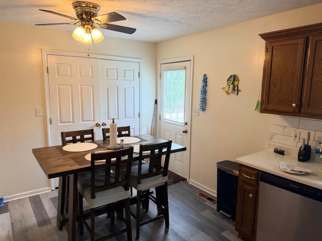 1600 pinhook dr