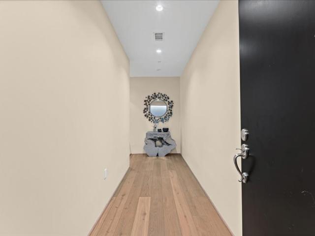 1600 Post Oak Boulevard 1304