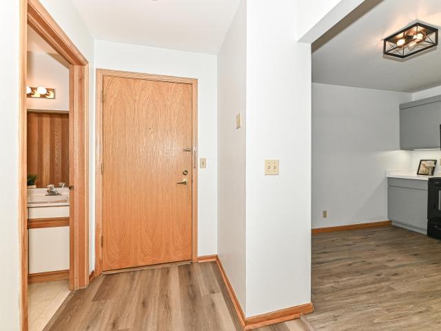1600 W Green Tree Rd, Unit B130