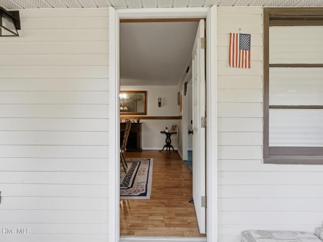 1600 W Main Ext