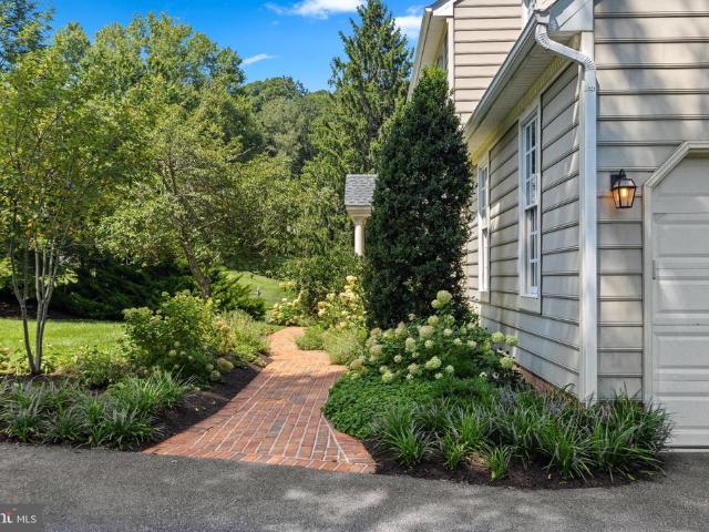 16011 Baconsfield Lane