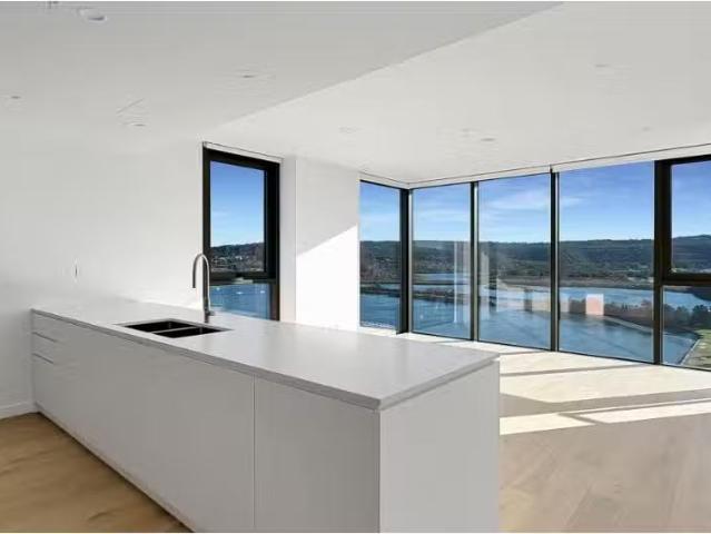 1601/36 Baker Street, Gosford Apartment for rent Listed by Ch.