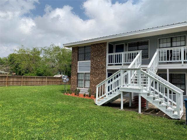 1601 Meadowview Drive