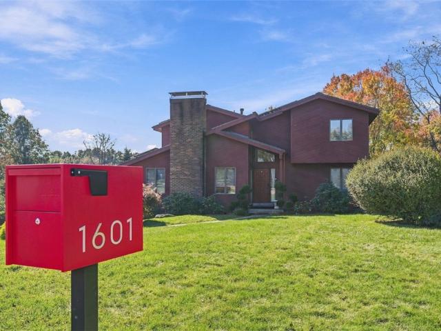 1601 Mountainview Dr