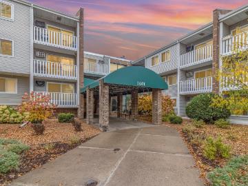 1601 N Innsbruck Dr, Unit 123, Fridley, MN 55432 | MLS #7054