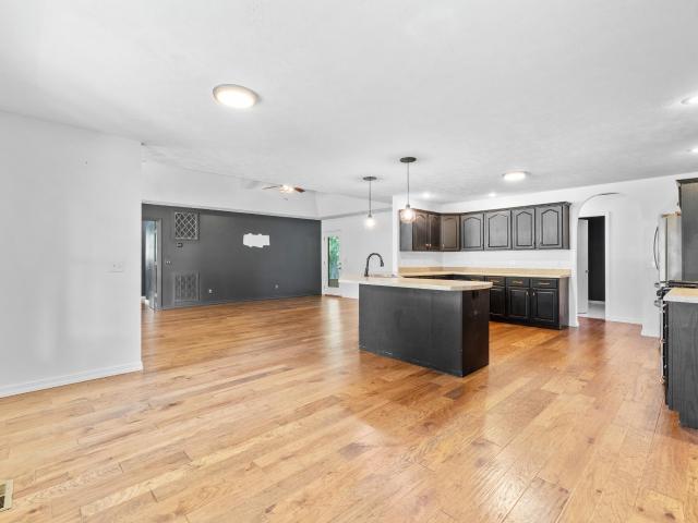1601 Inverness