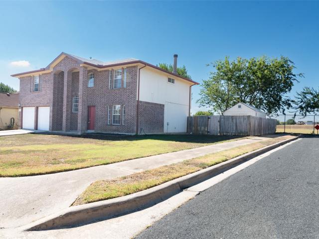1601 Lantana Dr