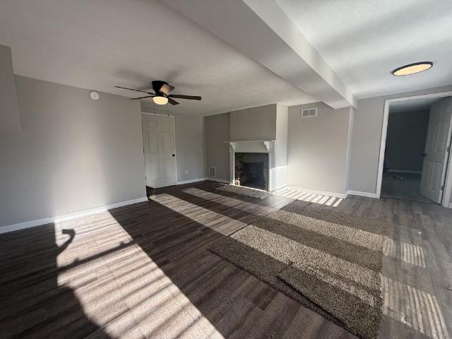 1601 Longview Lane
