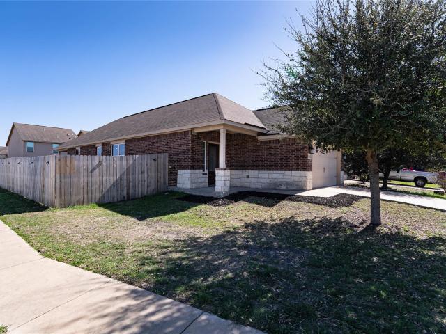 1601 Treeta Trl