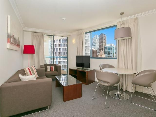 1602/570 Queen St