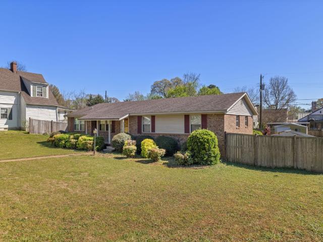 1602 Pinehurst Blvd
