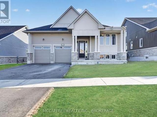 160 Country Club Drive, Loyalist Bath, ON, K0H 1G0 house for sale | Listing ID X13621 | Royal LePage