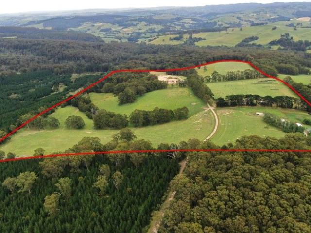 160 ACRES GRAZING FARM WITH HOUSE & QUARRY