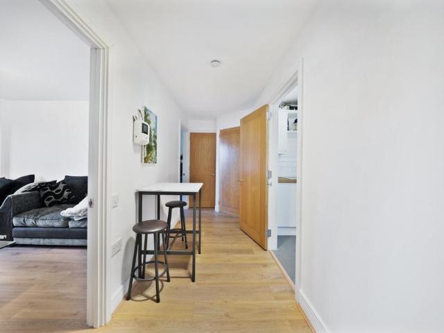 160 Aldersgate Street, Barbican, London, EC1A 4HY, United Kingdom | 2 bed apartment for rent #138103318 | Rentberry