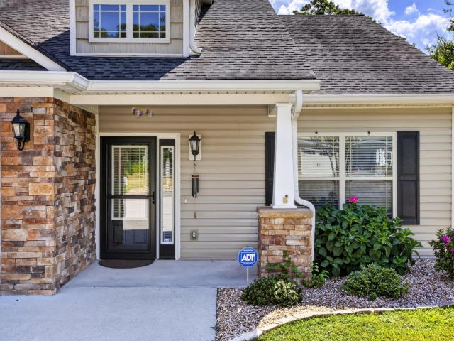 160 Elijah Way NW