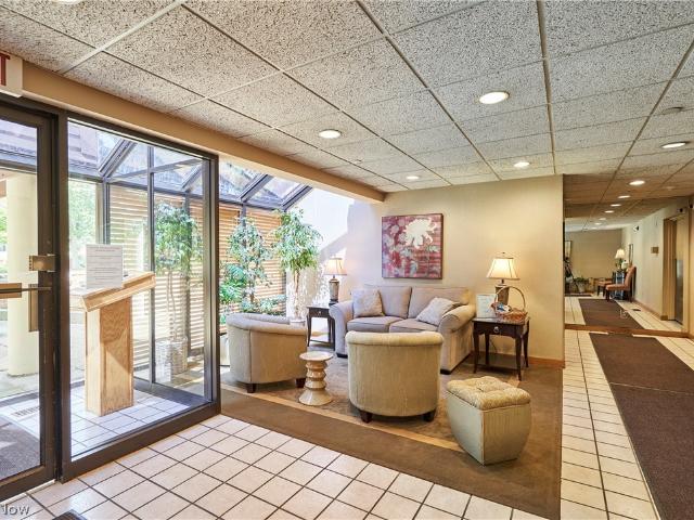 160 Fox Hollow Drive 306