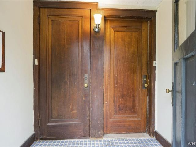 160 Hamilton Drive