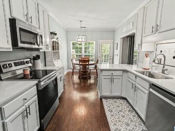160 Lake Forest Way