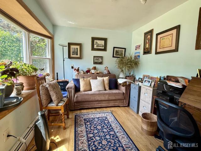160 Lakeside Drive S