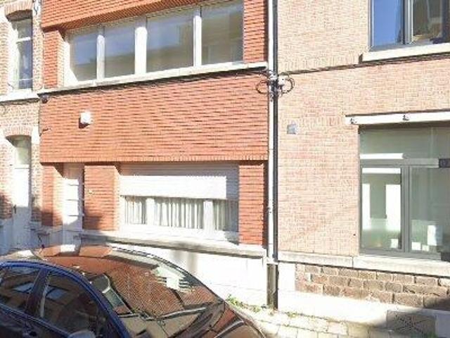 160 m2 apartment for rent in Luik