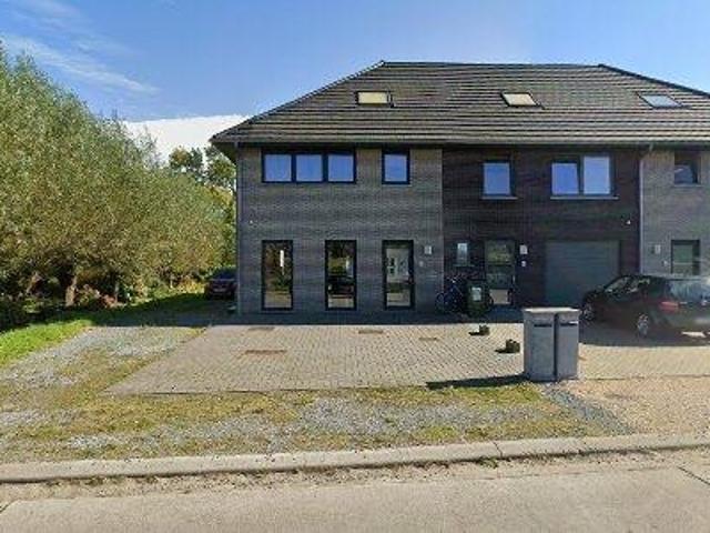 160 m2 apartment for rent in Lokeren