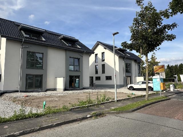 Ihr Traumhaus hautnah erleben wir laden ein zur Musterhausbesichtigung, 160 m² großes DHH