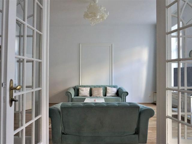 160 m² Spacious 4 room apartment, 3 separate bedrooms and 1 living room, 2 bathrooms, 2 toilets, Vienna Amsterdam Apartments for Rent